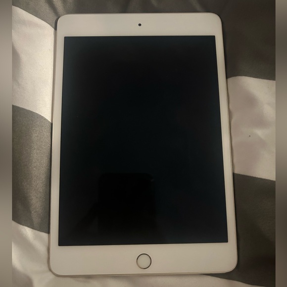 Apple iPad Mini 4 - Picture 3 of 4